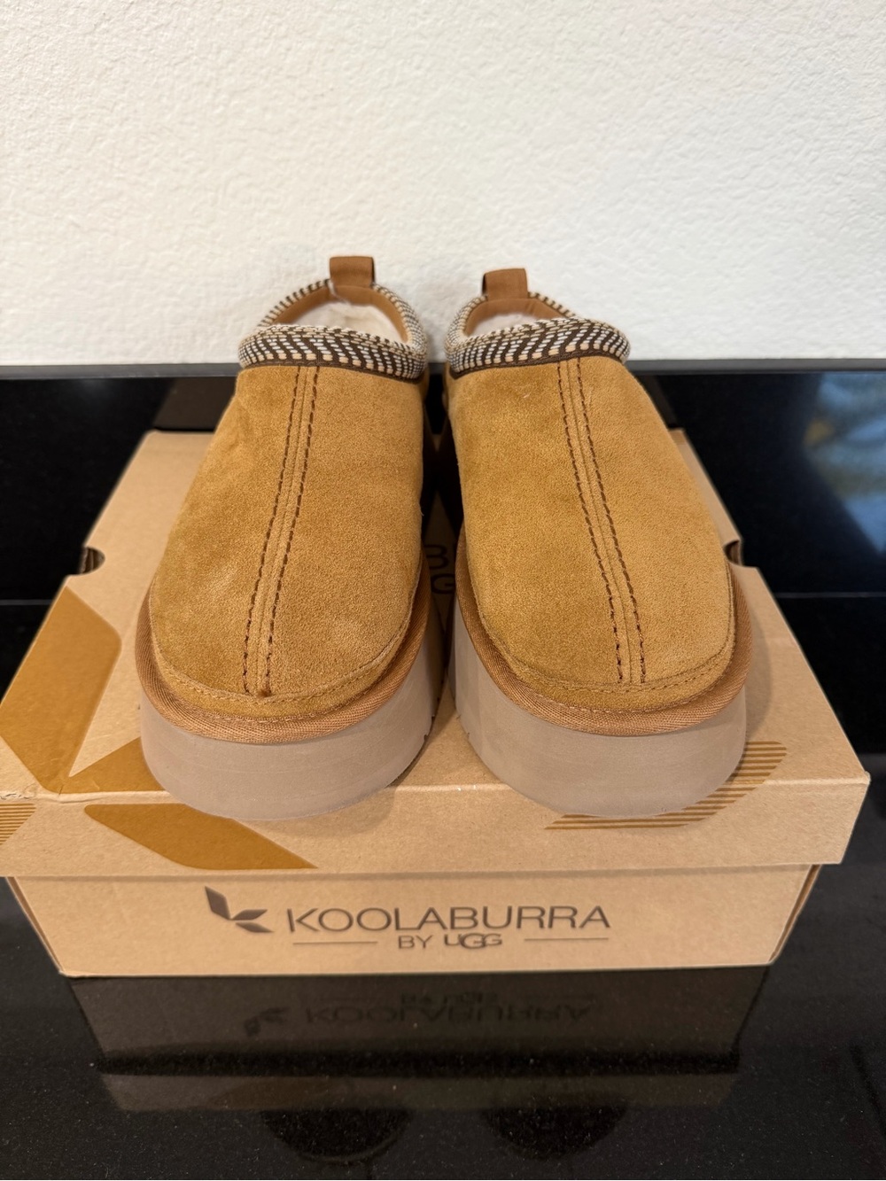 Koolaburra by UGG Burree Platform Chestnut Slippers Size 9 NIB - Picture 2 of 7